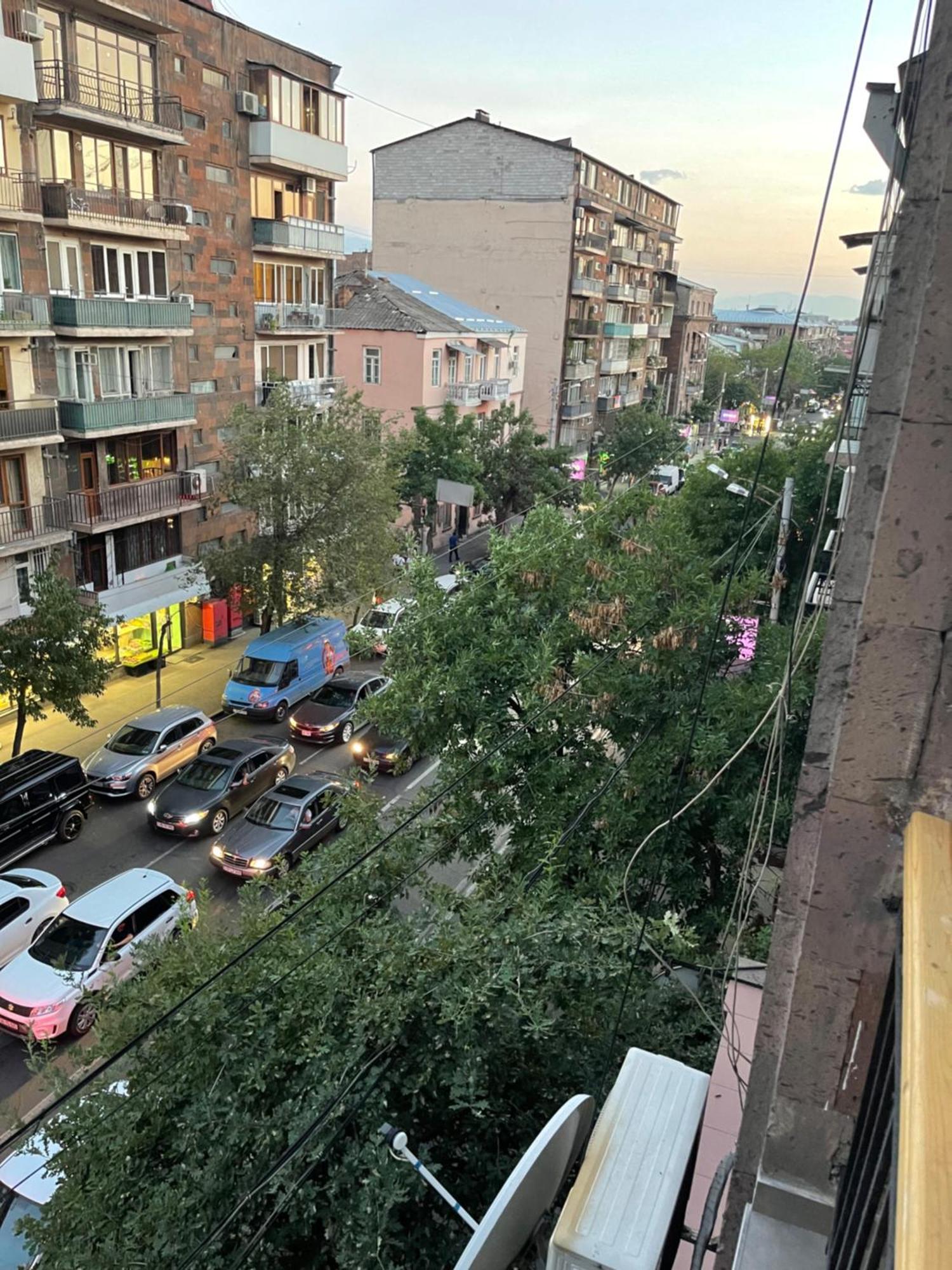Appartement Yerevan Downtown Luxe Extérieur photo